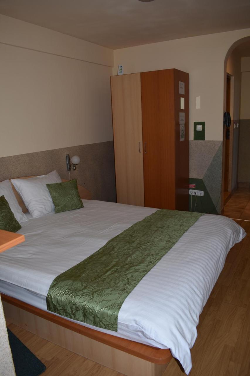 Hotel Zimbru Cluj-Napoca Exteriör bild