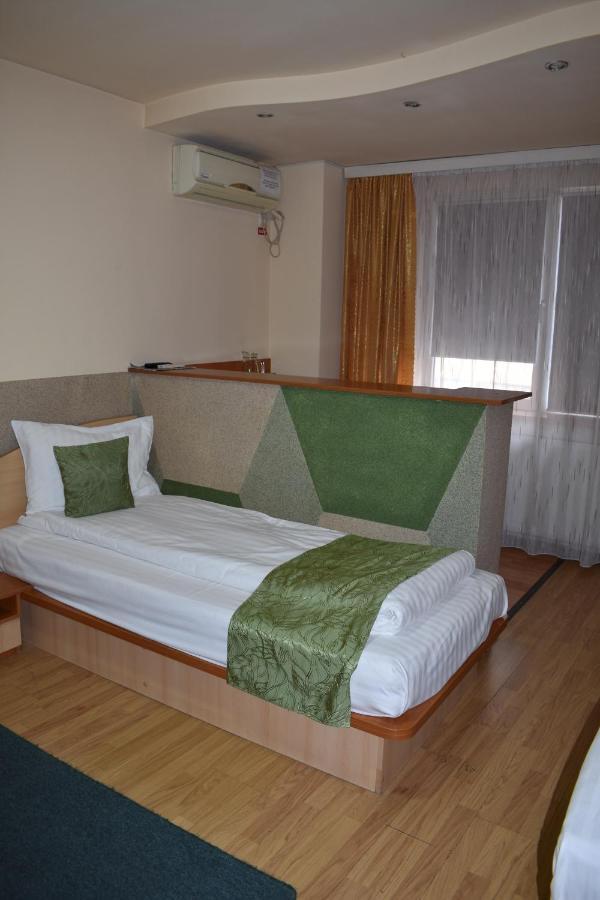Hotel Zimbru Cluj-Napoca Exteriör bild
